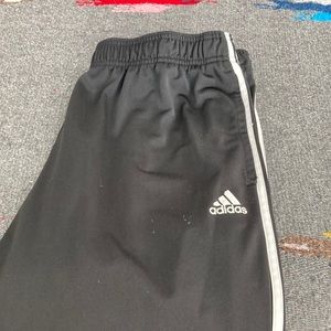 Adidas sweatpants (1) XL
